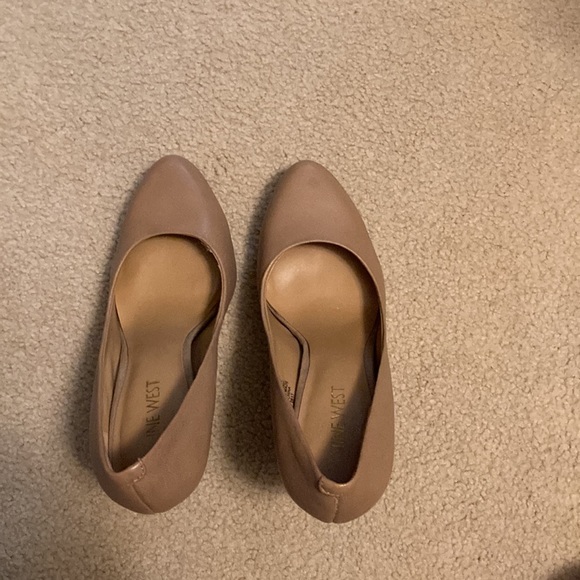 Nine West Rocha Leather Platform Pump - Picture 3 of 5